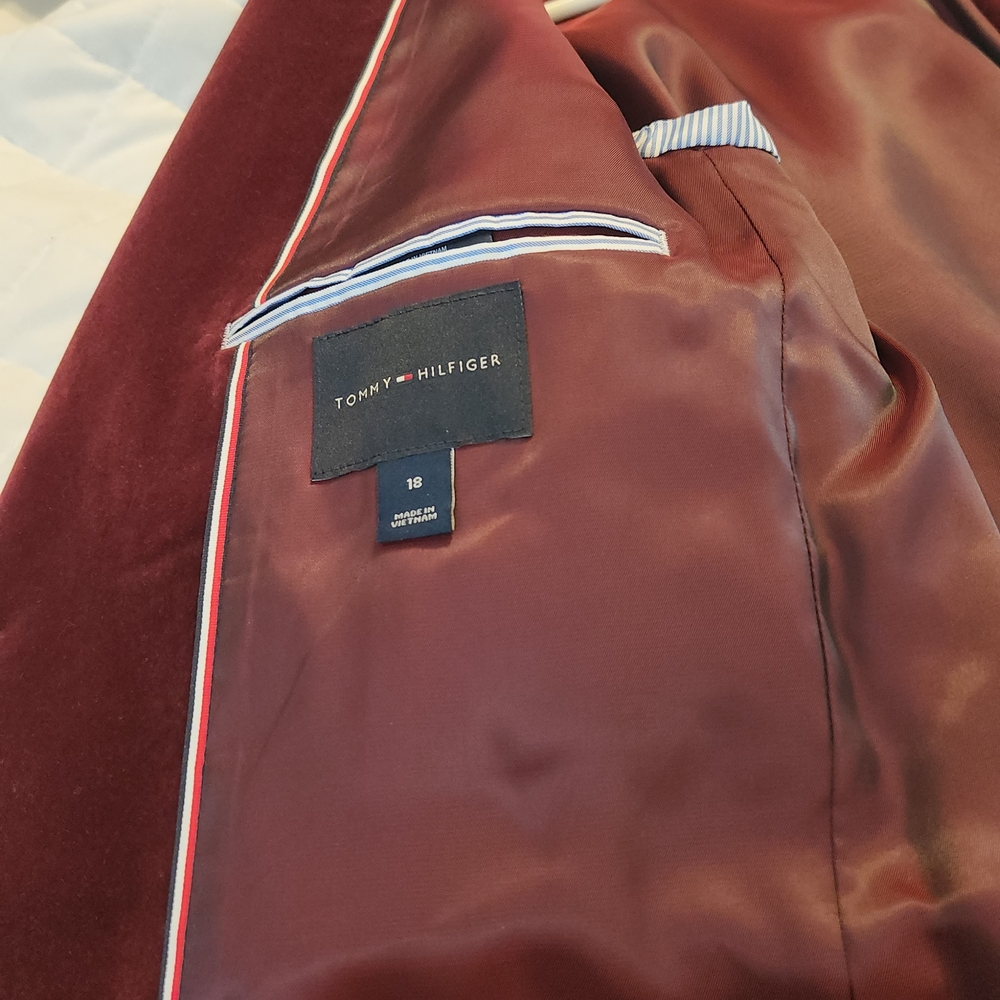 Tommy Hilfiger Burgundy Velvet Blazer - Picture 3 of 7